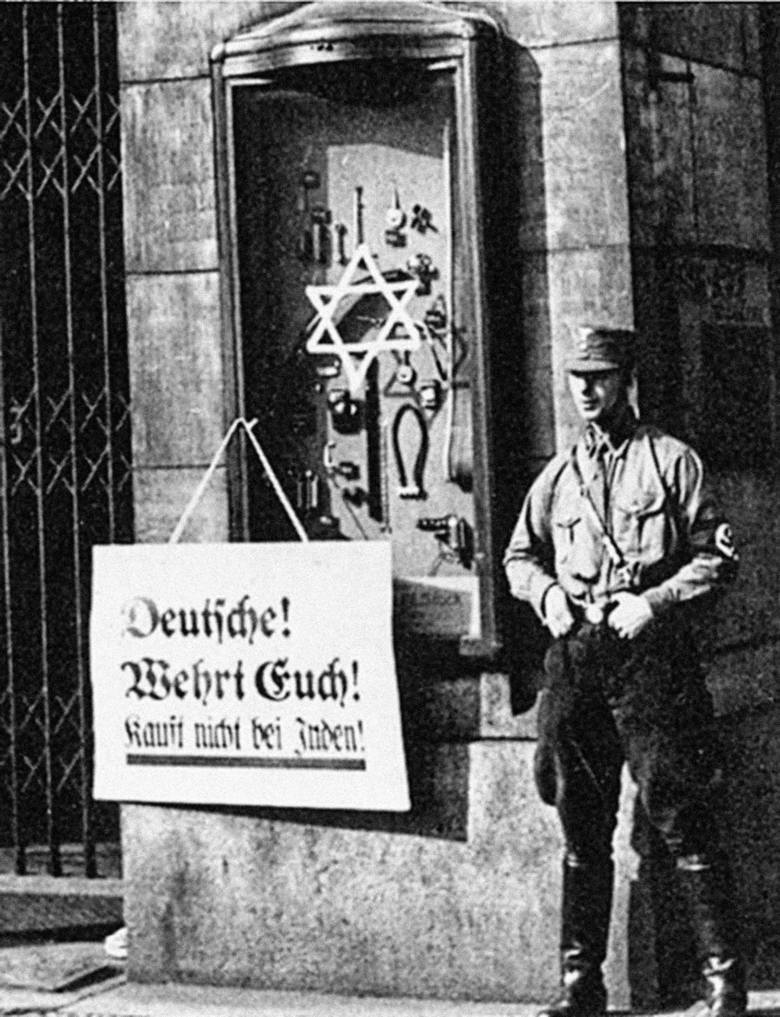 Noc kryształowa, ogromna akcja pogromowa niemieckich Żydów, miała miejsce 9 i 10 listopada 1938 r.