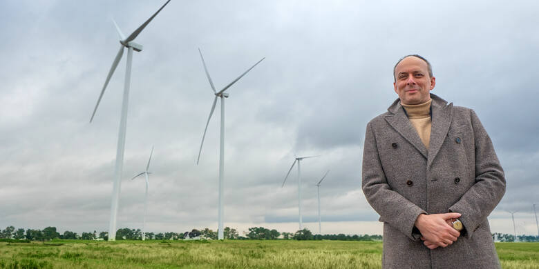 Neutralność emisyjna dzięki farmom wiatrowym? OZE przyszłością naszego kraju