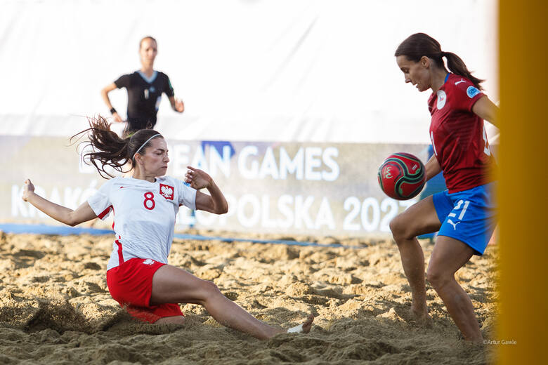 Mecz Polska - Czechy w turnieju piłki plażowej igrzysk europejskich w Tarnowie