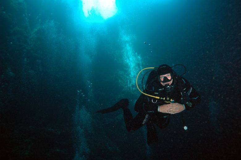 Nurkują i podziwiają niezwykły podwodny świat