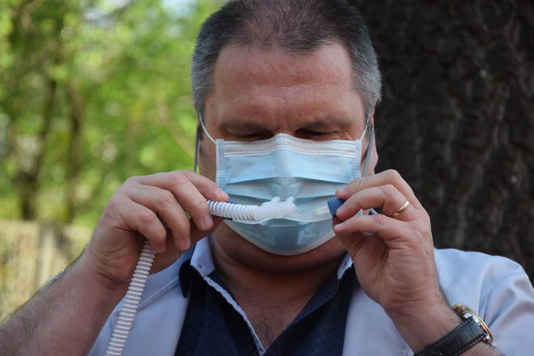 Piotr Dębicki jest ordynatorem oddziału reumatologii, chorób płuc i chorób wewnętrznych szpitala wojewódzkiego w Gorzowie