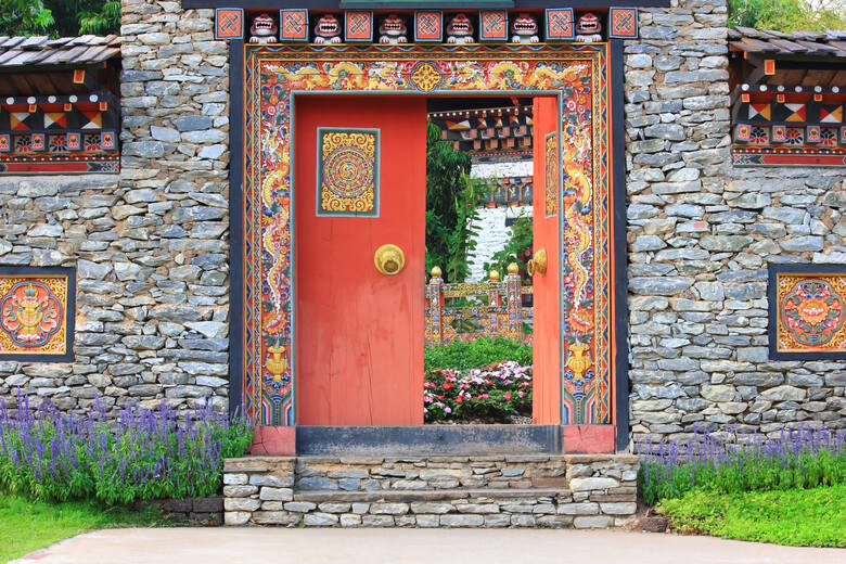Zabytkowe drzwi w Bhutanie
