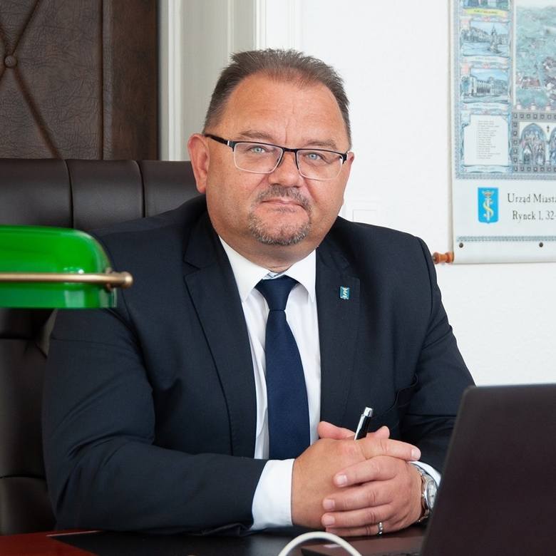 Norbert Rzepisko, burmistrz Skawiny. Nominowany za skuteczną pomoc potrzebującym mieszkańcom miasta i gminy Skawina w trudnym czasie pandemii