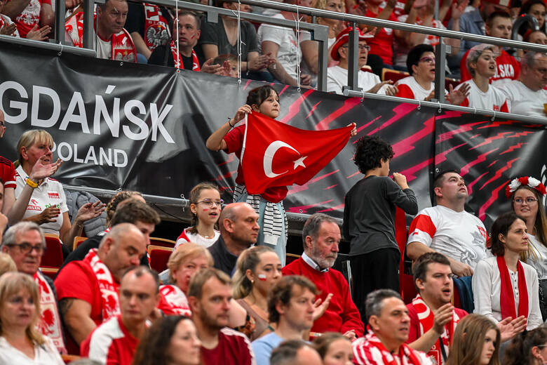 Kibice na meczu mistrzostw świata siatkarek Polska - Turcja w Ergo Arenie (1.10.2022)