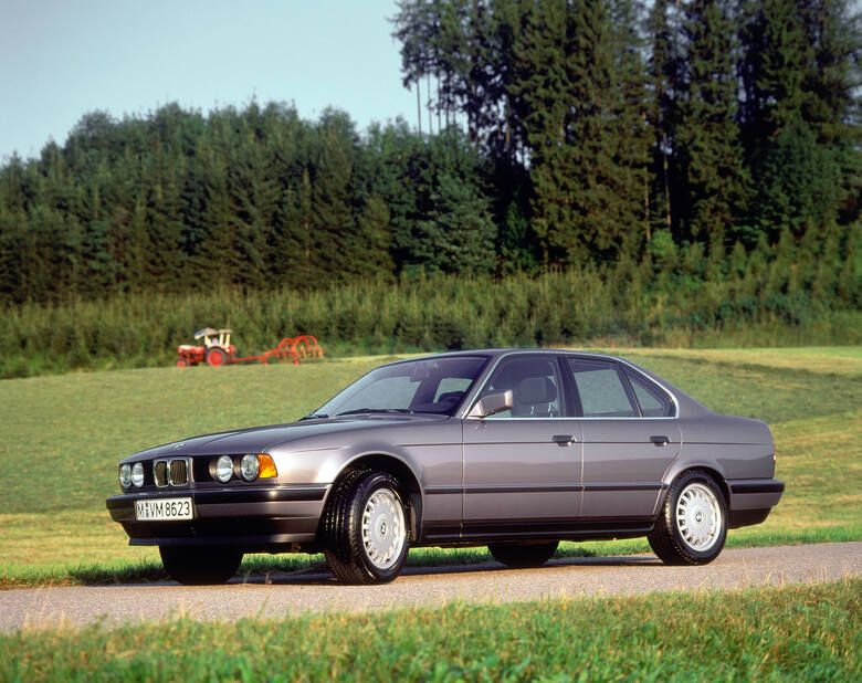 BMW serii 5 E34 (1988-1996)Trzecia generacja BMW serii 5 przeżywa w ostatnich latach prawdziwy renesans. Już nie jako pojazd miłośników domorosłego tuningu