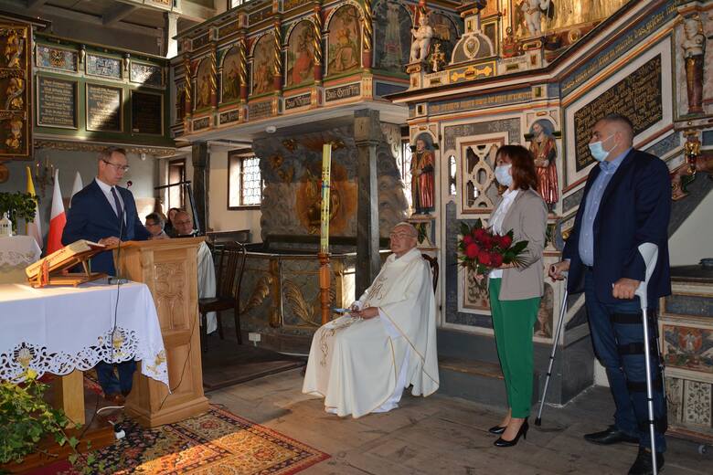 Pożegnanie księdza proboszcza w kościele w Klępsku oraz podczas Sejmiku Województwa Lubuskiego w Zielonej Górze