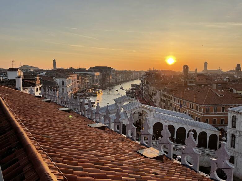 Zachód słońca nad Wielkim Kanałem w Wenecji