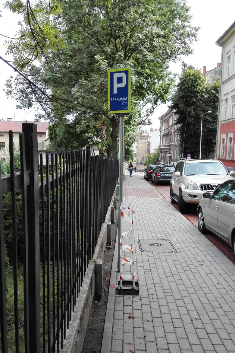 Parkomaty w Bielsku-Białej zastąpią parkingowych. Miejsca są już przygotowane