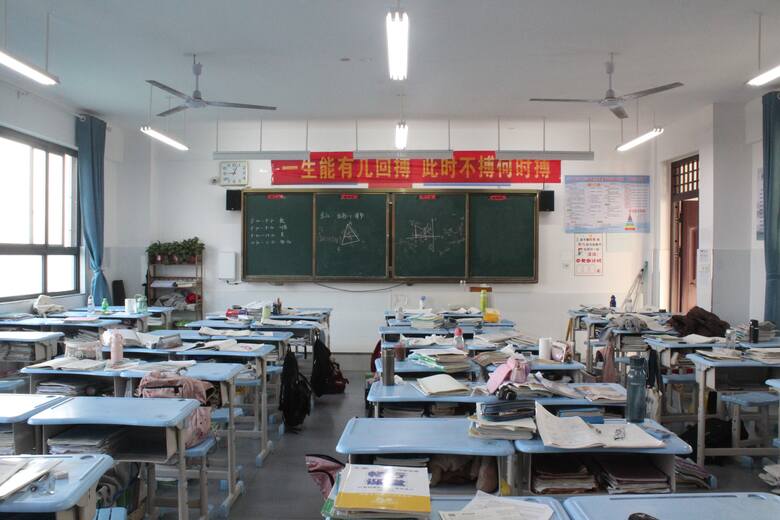 Klasy w chińskich szkołach są liczne - w każdej jest średnio 60 uczniów.
