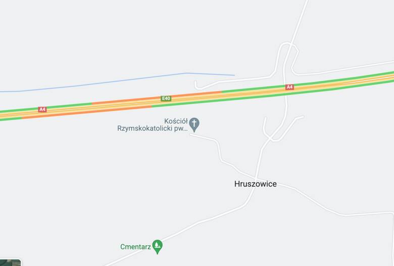 Wypadek na A4 w Hruszowicach. Kierowca hondy najechał na bariery. Cztery osoby trafiły do szpitala