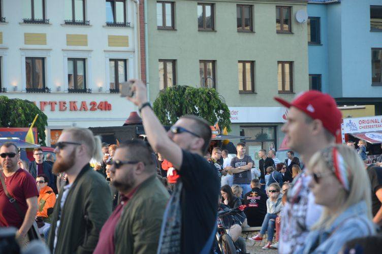 Maj Syty Fest 2019 w Skierniewicach: wieczorne koncerty, czyli czas na strawę dla ducha [ZDJĘCIA]