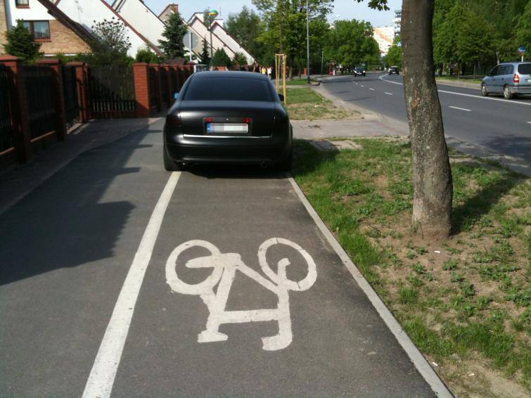 Nieprawidłowe parkowanie - zdjęcia z ulic miast