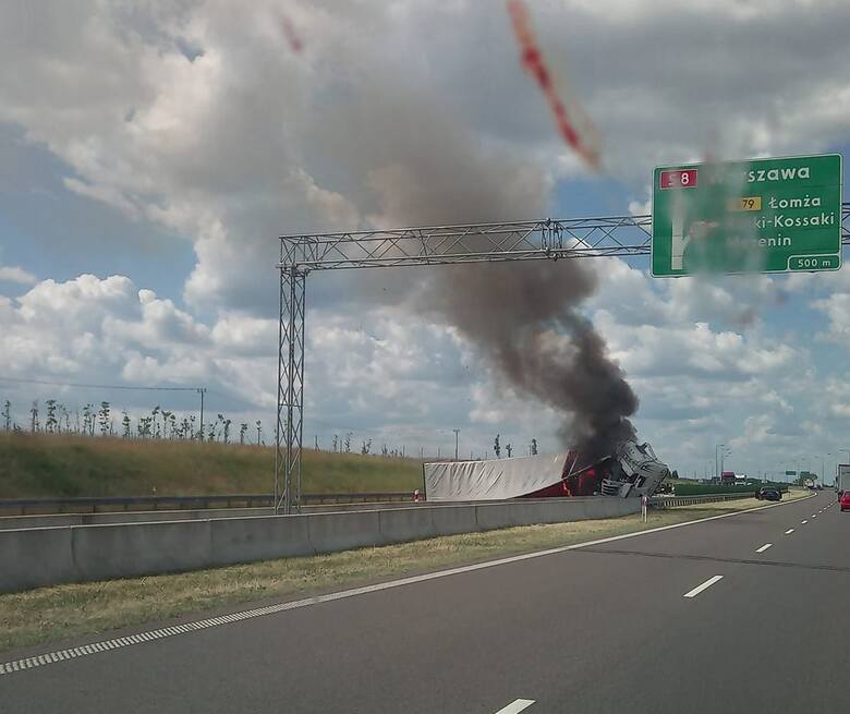 Do groźnie wyglądającego wypadku doszło 26 czerwca na wysokości Mężenina (droga ekspresowa S8 w kierunku Białegostoku).