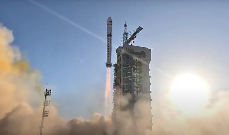 Chiński satelita wystartował z pustyni Gobi