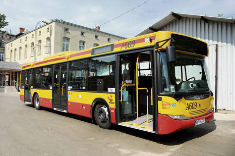 Takie autobusy kursują w wielu polskich miastach. Czy sprawdzą się w Łodzi?