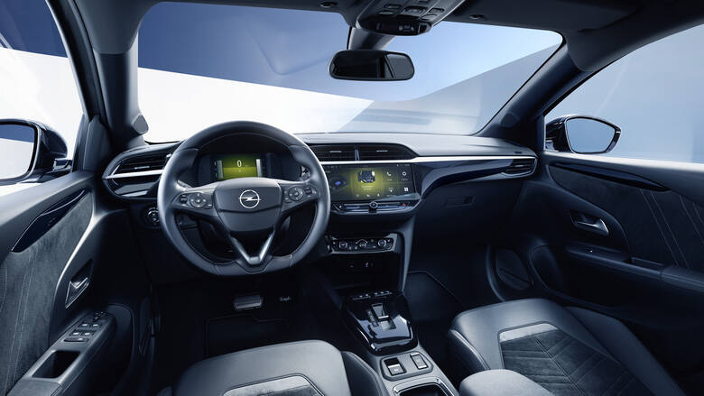 Elementem najbardziej przykuwającym wzrok stał się Opel Vizor, charakterystyczny przedni pas samochodu, który zdobi wszystkie nowe modele Opla.