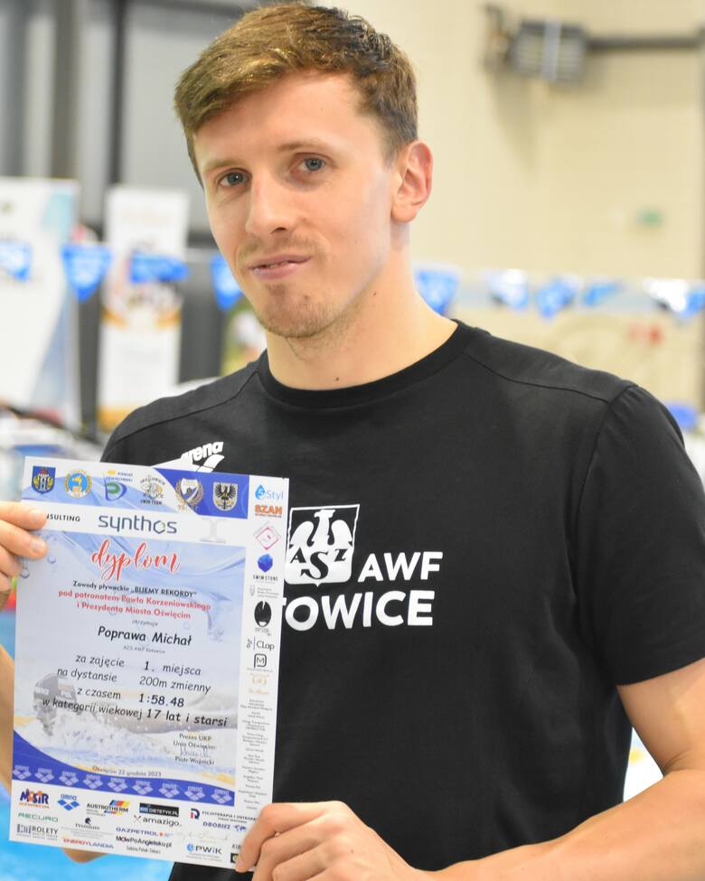 Michał Poprawa wygrał wyścig na 200 metrów stylem zmiennym