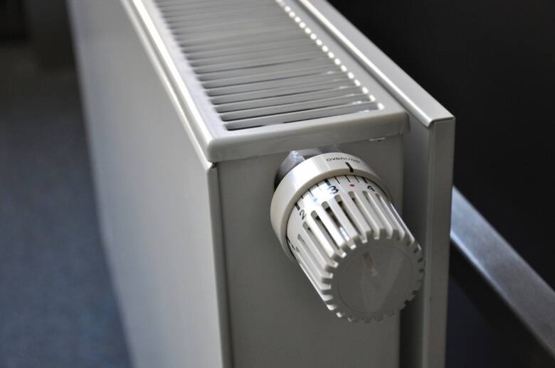 Najważniejszym parametrem decydującym o mocy grzejnika jest zapotrzebowanie na ciepło przez dane pomieszczenie.