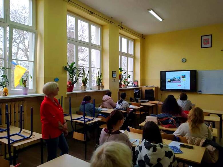 Lekcje języka polskiego to też forma terapii. W powiecie nowosolskim powstają kolejne miejsca nauki polskiego dla uchodźców z Ukrainy 