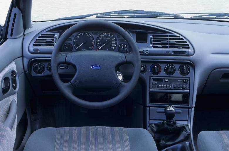 Ford Mondeo - 20 latFot: Ford