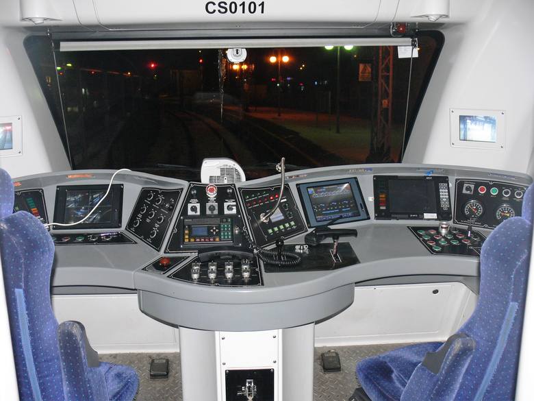 Nocne testy w Przemyślu pociągu relacji Kijów - Przemyśl. Odbyły się w miniony weekend. Nz. skład Hyundai Rotem.