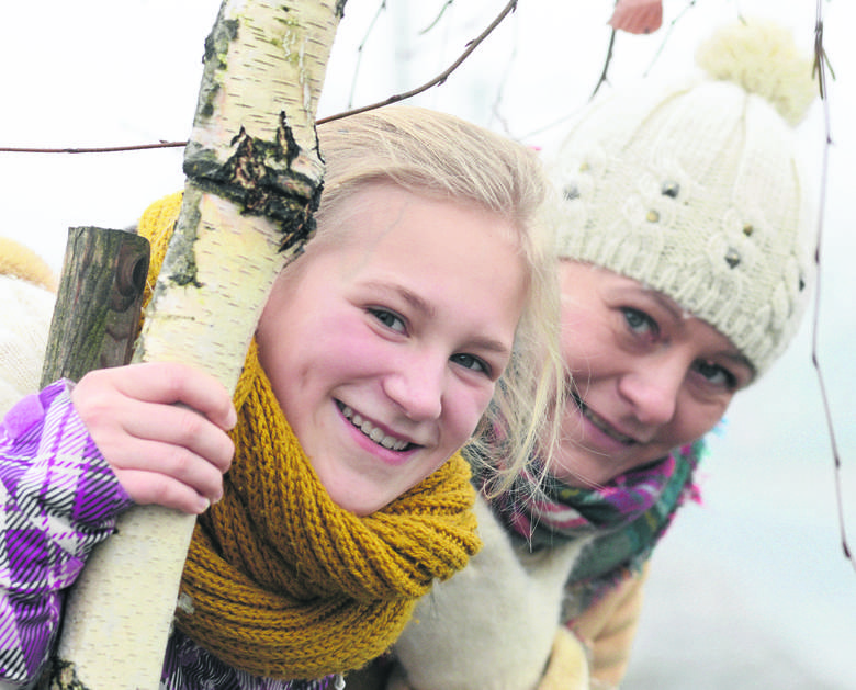 Katarzyna Konsur razem z córką Weroniką dzielą się z nami promiennymi uśmiechami.
