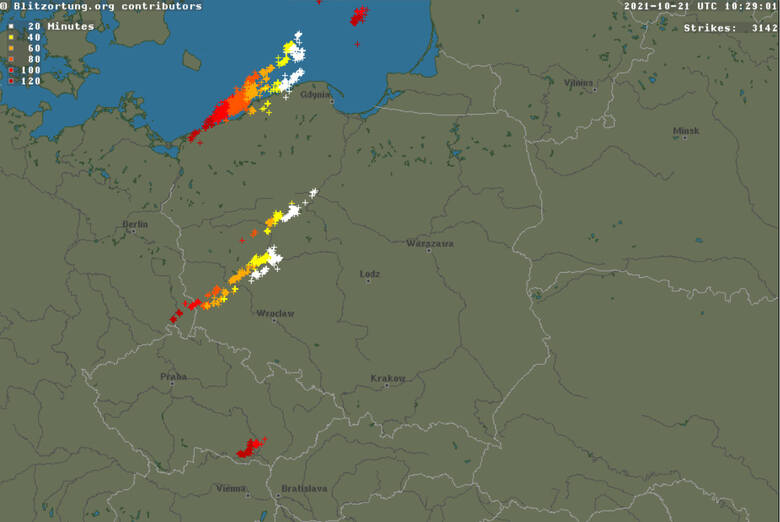 W Bydgoszczy i okolicy odnotowano wyładowania atmosferyczne. Z godziny na godzinę może być coraz gorzej.