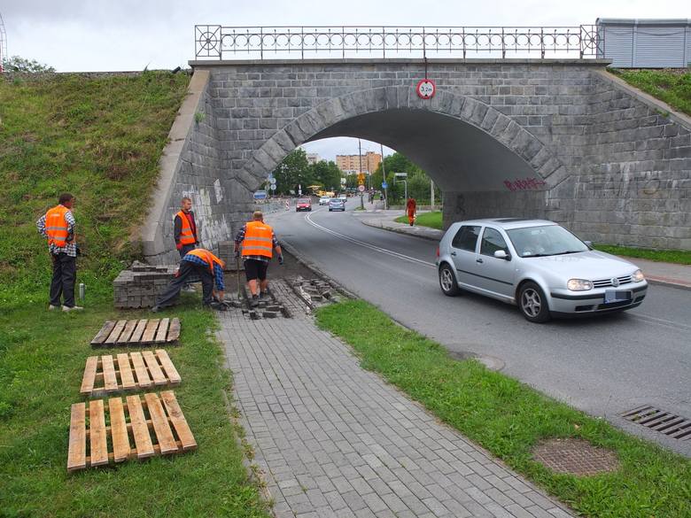 Przebudowa skrzyżowania Luboszycka - Chabrów - Narcyzów - Tulipanów wkracza w decydującą fazę.