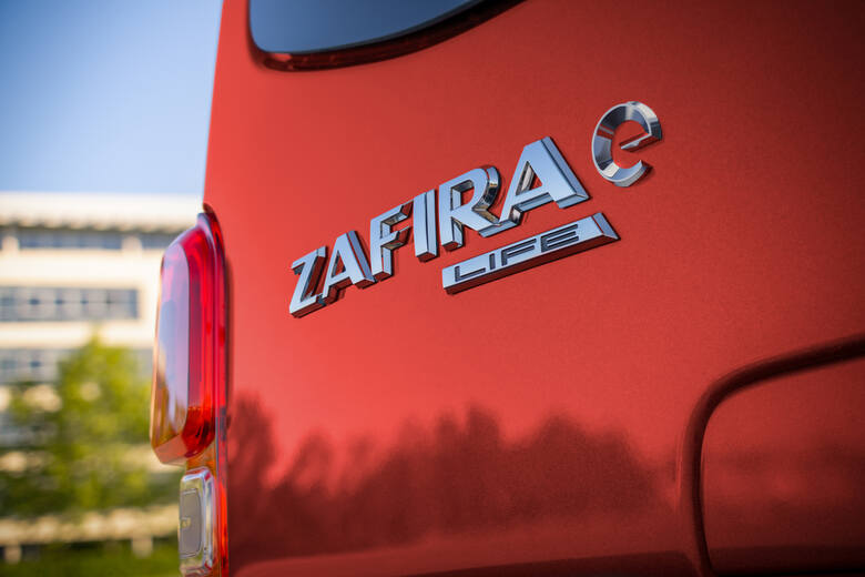 Opel Zafira-e LifeZafira-e Life jest dostępna w Polsce w cenie katalogowej od 208 550 zł bruttoFot. Opel