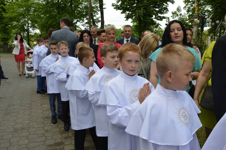 Pierwsza komunia święta w Kościele św. Jakuba w Skierniewicach [ZDJĘCIA]