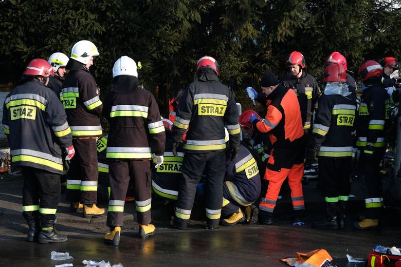 Do wypadku doszło w czwartek przed godz. 7, na drodze krajowej nr 28 w Birczy w pow. przemyskim.- Policjanci ustalili wstępnie, że kierujący fordem transitem,