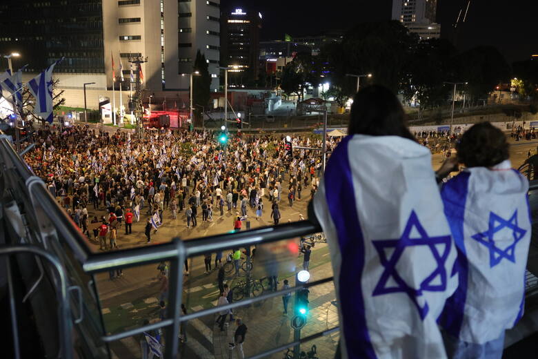Pół roku wojny Izraela z Hamasem. W Tel Awiwie manifestacja na 100 tysięcy osób, protesty też w innych miastach
