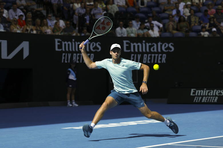 Hubert Hurkacz walczy z Daniłem Miedwiediwem w ćwierćfinale Australian Open.