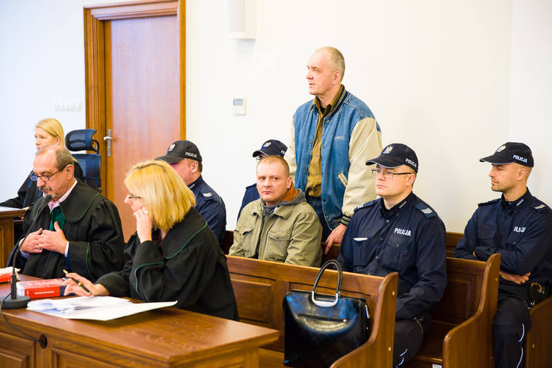 Oskarżeni to Mirosław Żukowski i Bogusław Weremski. Sąd zgodził się na publikację ich wizerunków i nazwisk