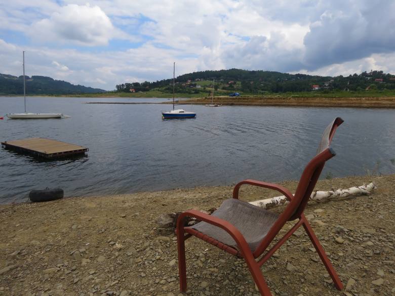 Teraz Jezioro Mucharskie może zaoferować tylko dzikie i niestrzeżone plaże
