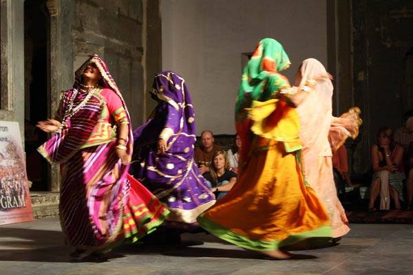 Podróz po Indiach<br /> Indyjskie tance. Udaipur, Radzastan.