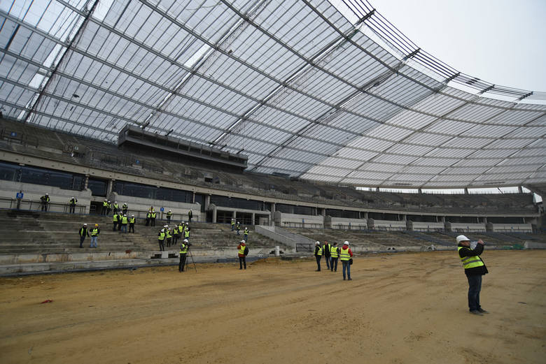 Stadion Śląski już pod dachem