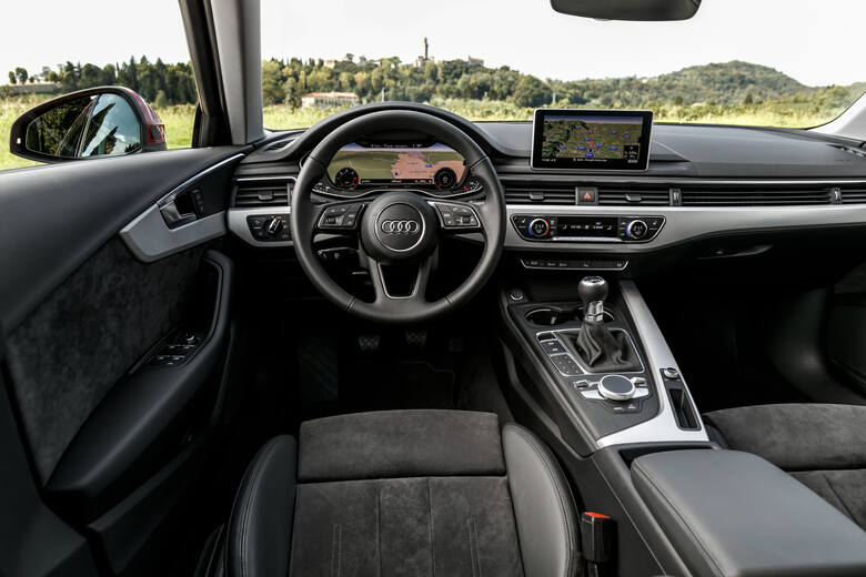 Audi A4 to jeden z najbardziej pożądanych przez polskich kierowców samochodów. Każda kolejna generacja szlagiera z Ingolstadt od razu staje się królem