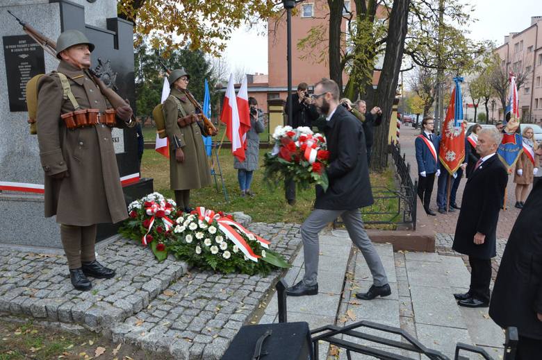 Łowickie obchody 101. rocznicy odzyskania niepodległości przez Polskę [ZDJĘCIA]