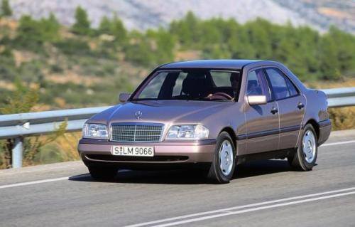 Fot. Mercedes-Benz: Mercedes-Benz klasy C produkowany w latach 1993- 1997.