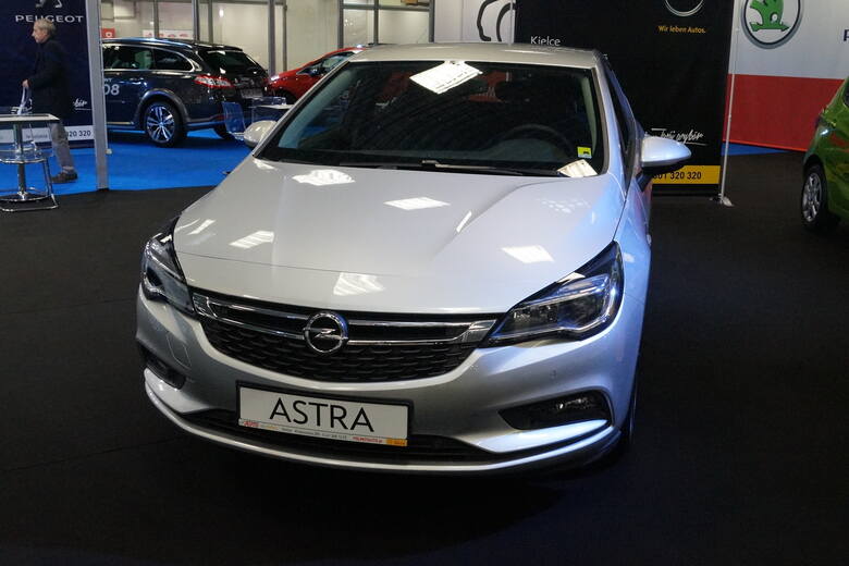 Podczas targów Warsaw Moto Show, Opel pokazuje nową Astrę. Astra nowej generacji jest pierwszym modelem Opla oferowanym z osobistym opiekunem kierowcy