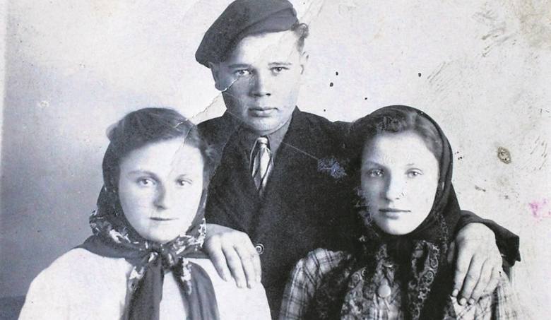 Rok 1943. Helena Gotfryd, Poldek Kwiatkowski i Janina Procek.