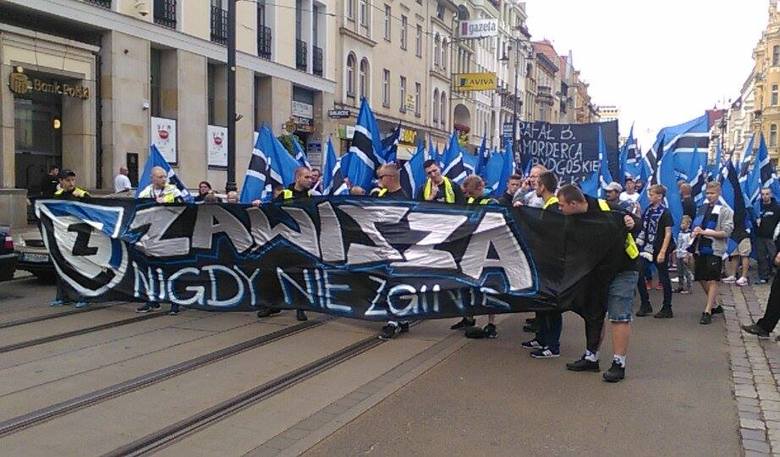 Manifestacja kibiców Zawiszy Bydgoszcz [transmisja]