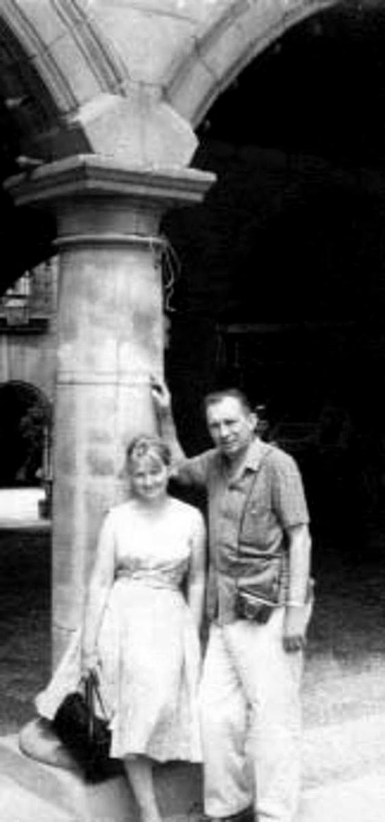 Maksymilian Baranowski (1913-2008) – architekt, wybitny działacz polonijny, z żoną – Janiną, po wojnie znaną londyńską portrecistką, pochodzącą z Grodna, Madryt 1965. Ze zb. Wojciecha Mierzejewskiego