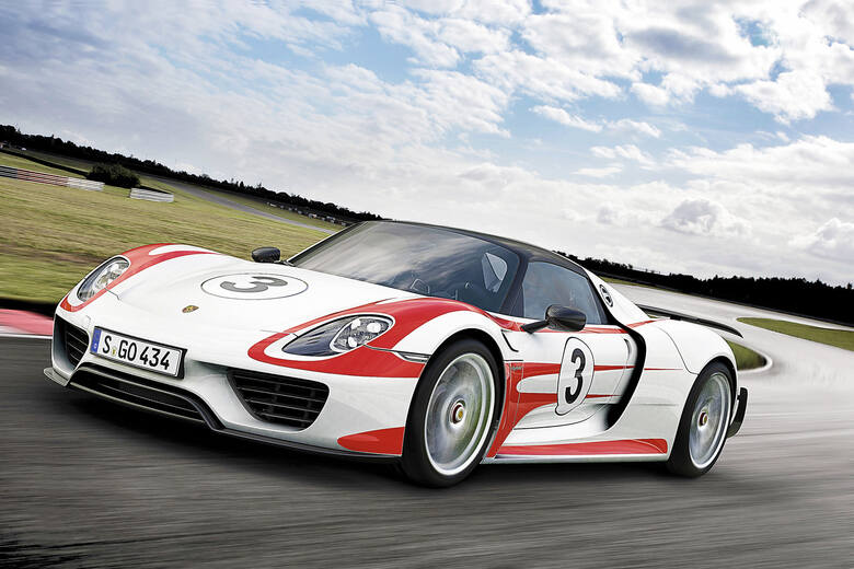 5. Porsche 918 Spyder WeissachCena: 4 263 000 złSilnik: V8 + 2 silniki elektryczne, 887 KMPrędkość maksymalna: 345 km/hPrzyspieszenie 0-100 km/h: 2,8