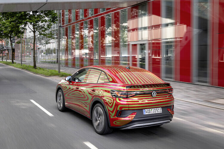 Volkswagen ID.5 GTXID.5 GTX zadebiutuje podczas Salonu Samochodowego IAA w Monachium już 7 września, jeszcze jako zamaskowany samochód koncepcyjny. Poznaliśmy