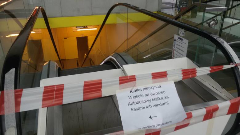 Znów kłopot ze schodami na dworcu w Katowicach. Tym razem ruchomymi ZDJĘCIA