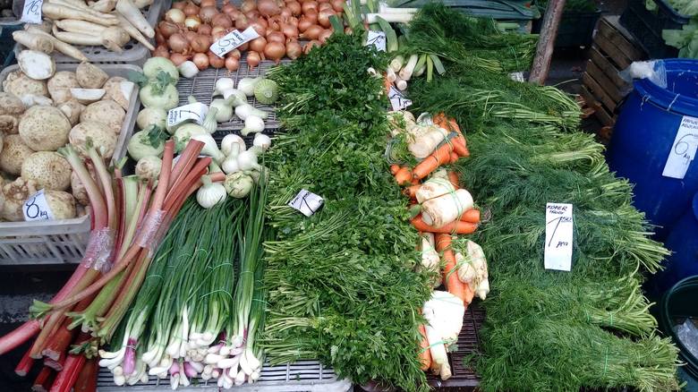 Ceny warzyw na ryneczku przy ul. Owocowej w Zielonej Górze
