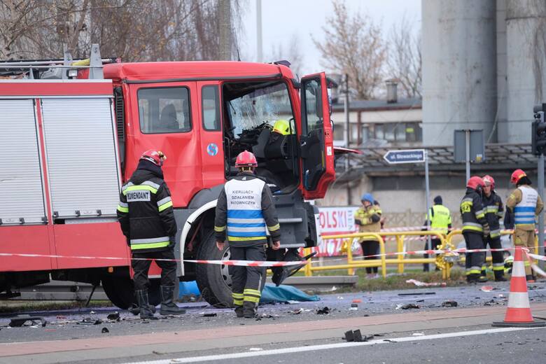 To tragedii w Czernikowie doszło 2 grudnia ubiegłego roku nad ranem. W wypadku zginęło dwoje strażaków ochotników