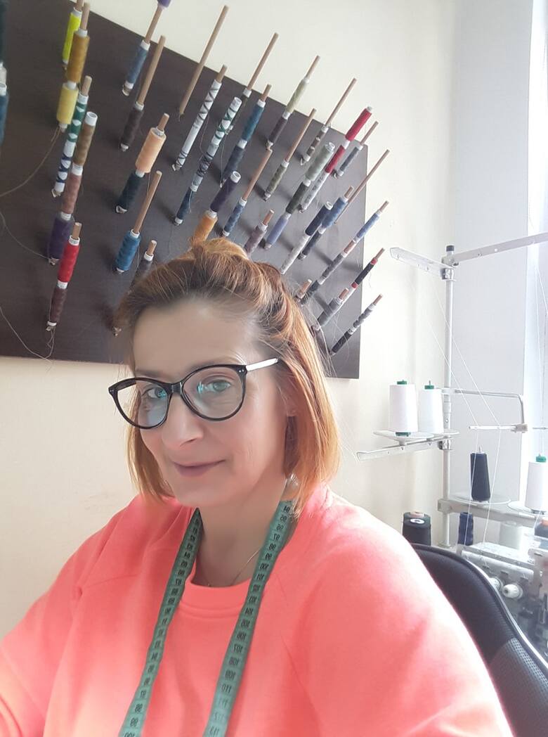 Agnieszka Tempska ratuje ubrania w swoim pogotowiu krawieckim na Osiedlu Leśnym w Bydgoszczy. Czyni to z pasją, oddaniem i doświadczeniem. Klienci doceniają!